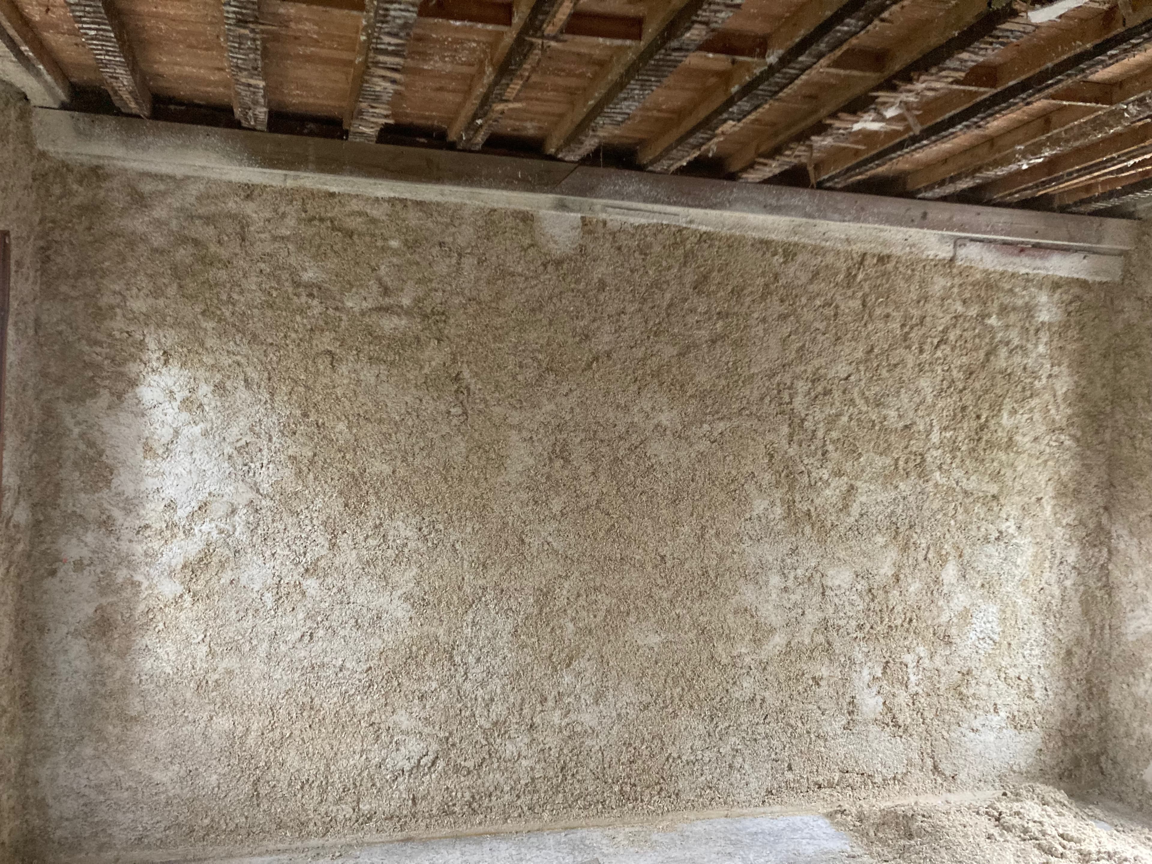 Mur avec isolant chaux-chanvre
