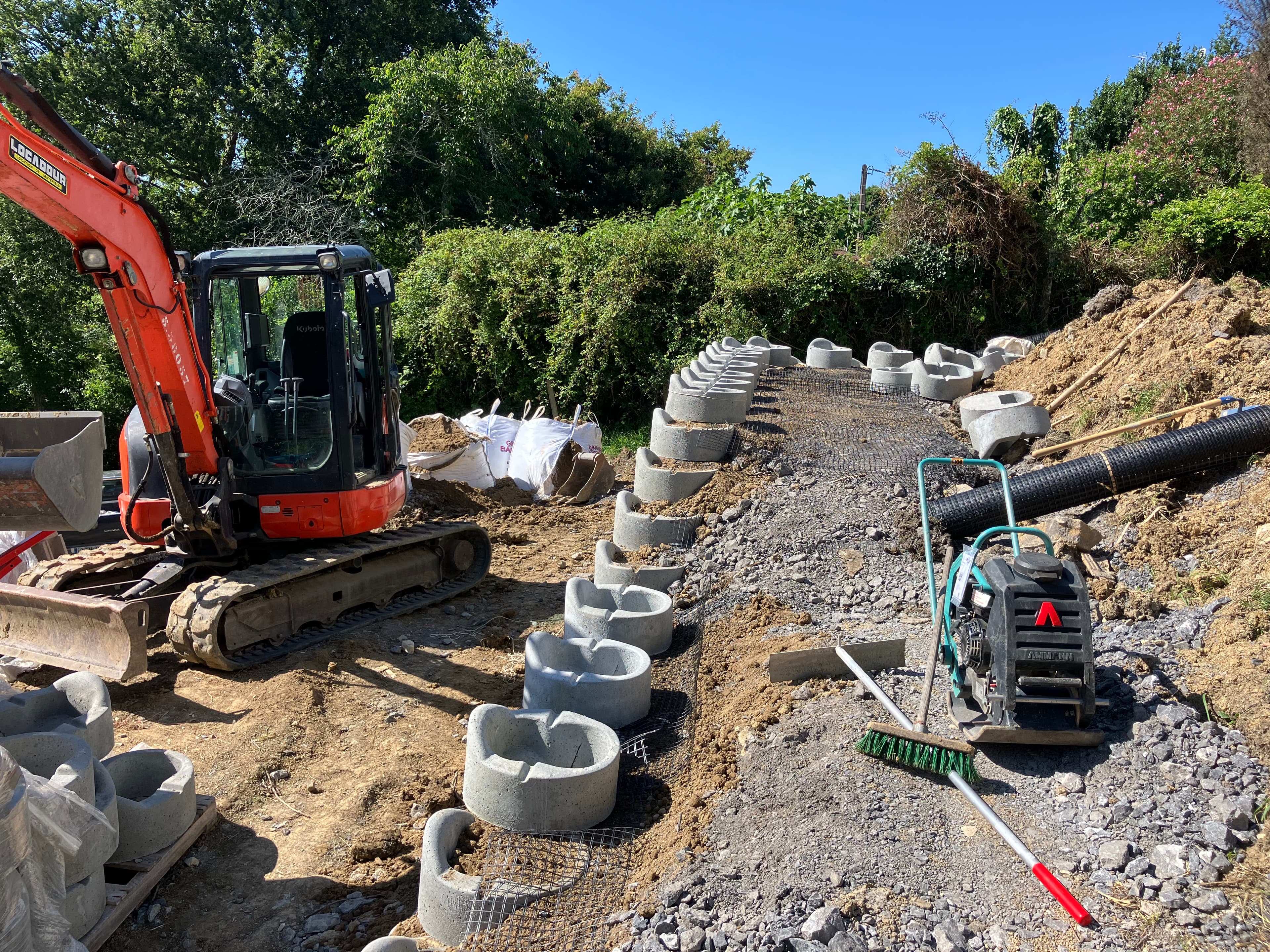 Construction d'un mur de soutènement