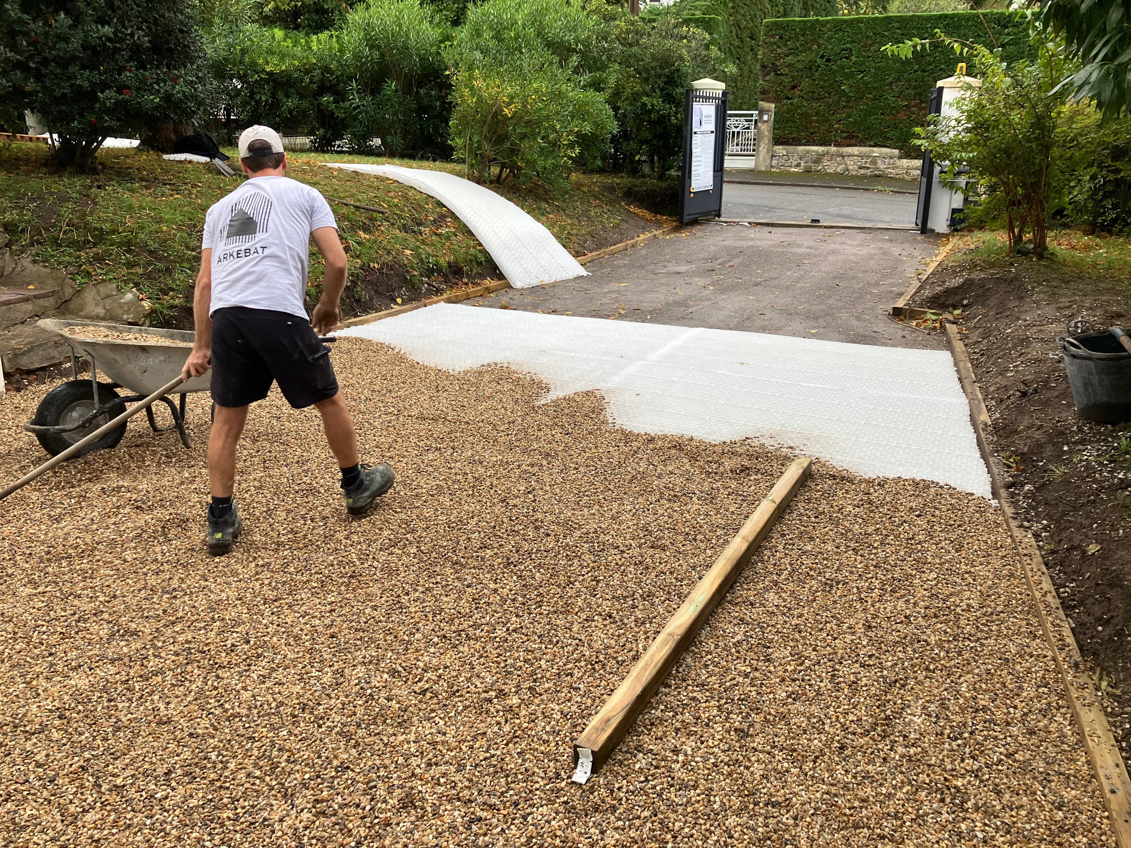 Travaux d'empierrement pour accès